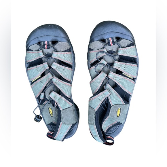 KEEN Newport H2 - Men\'s Closed Toe Water Sandal PREOWNED SIZE 9 MEN’s